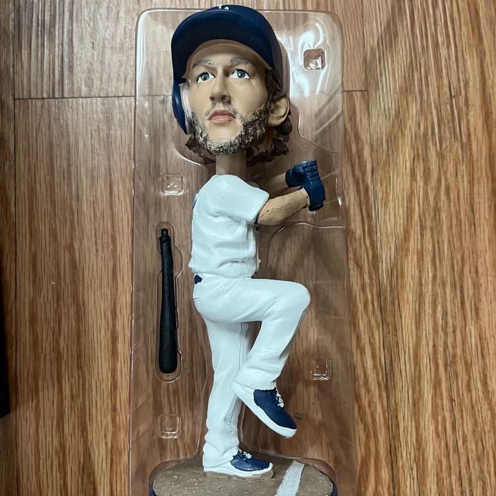 Bobble head - Picture 9 of 14